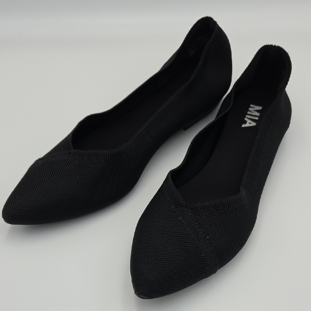 MIA Black Pointed Flats